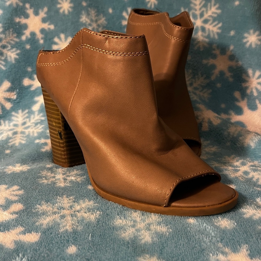 DV by Dolce Vita Brown Peep-Toe Heeled Boots